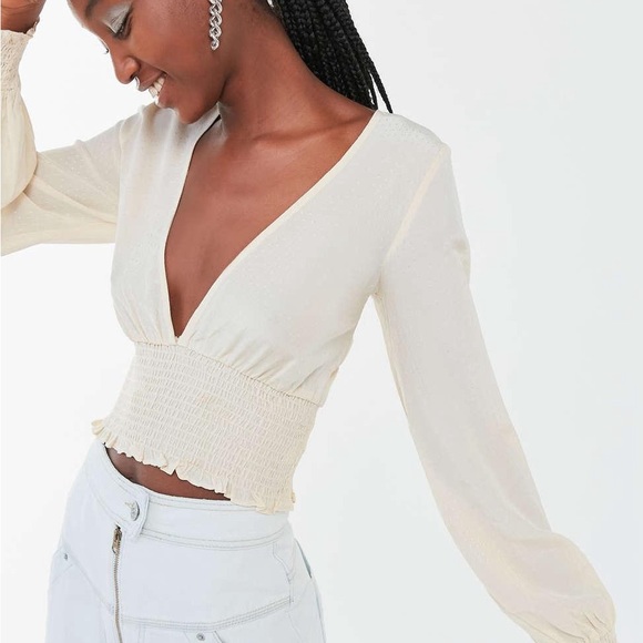 Urban Outfitters UO Ruth V-Neck Blouse in White - Picture 3 of 9